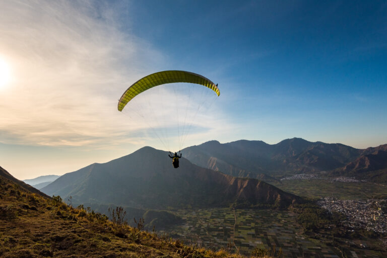 paraglide rinjani